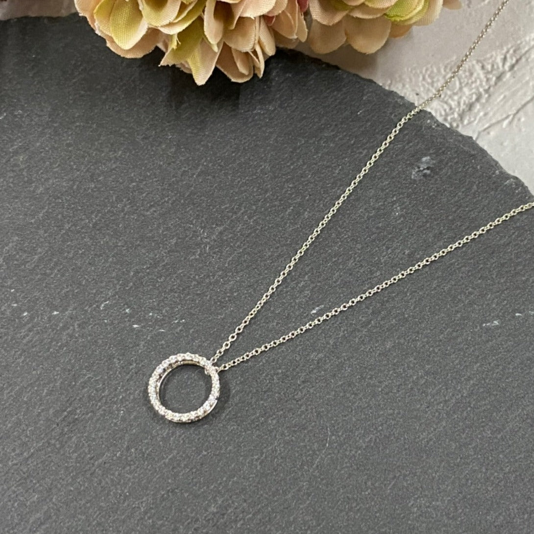 【tier】PT900ダイヤモンド 0.12ct サークルネックレス